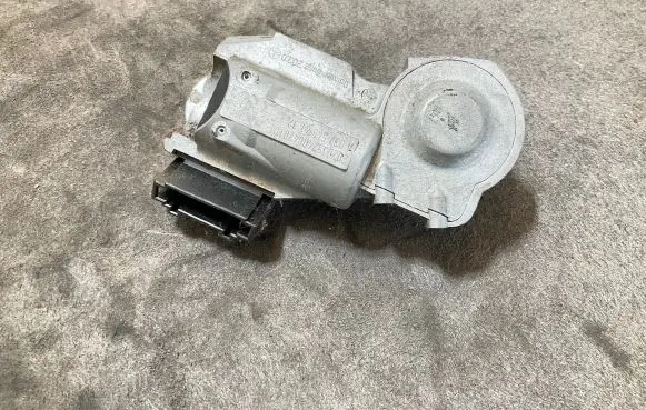 Steering wheel lock