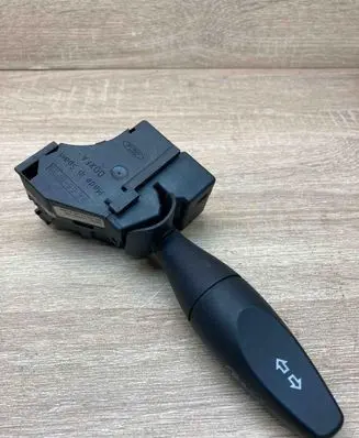 Ford Focus Indicator stalk 98AG13335AG Used
