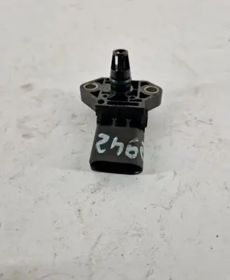 Audi Q3 8U Air pressure sensor 0281002977