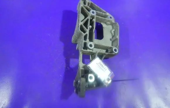 Audi A3 S3 A3 Sportback 8P Generator/alternator bracket 06F903143