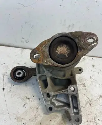 Peugeot 807 Engine mounting bracket 1497543080