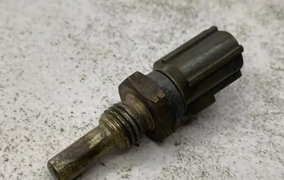 Volvo V70 Coolant temperature sensor 8653103
