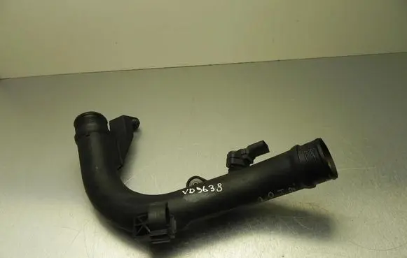 Volkswagen Tiguan Air intake hose/pipe 5N0145770D