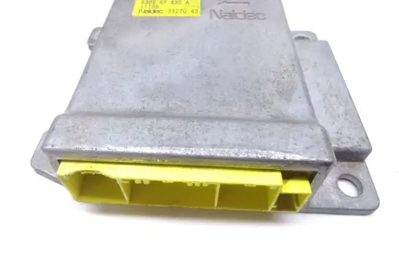 Mazda 323 Airbag control unit/module B30E57K30A 3327043