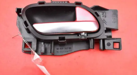 Peugeot 508 RXH Front door interior handle 9660525380