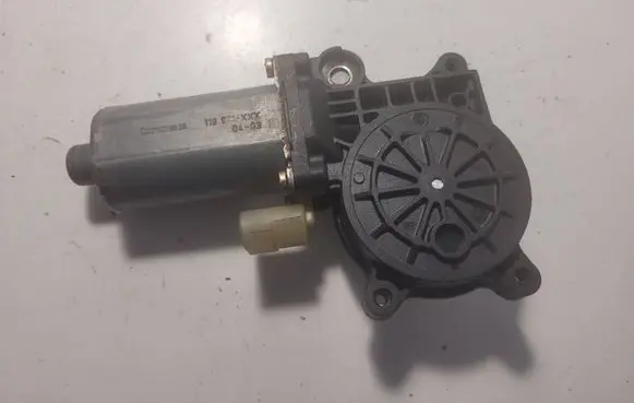 Volvo XC70 Rear door window regulator motor 0130821777