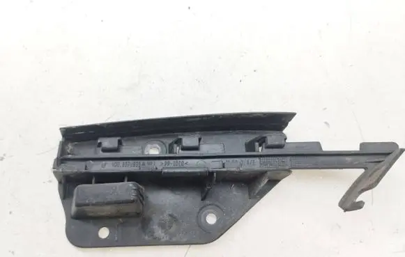 Front bumper mounting bracket
