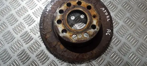 Volkswagen Golf V Rear brake disc