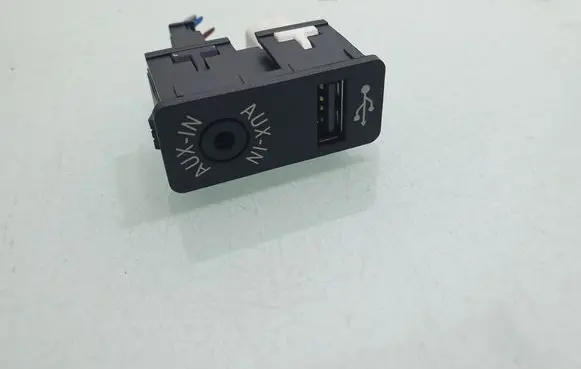 BMW 3 F30 F35 F31 USB socket connector 9229246