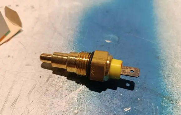 Mitsubishi Colt Coolant temperature sensor 7.5068