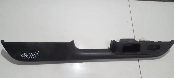 Nissan X-Trail T30 Electric window control switch 80961EQ300X