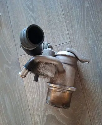Skoda Karoq EGR valve cooler 04L131512BQ
