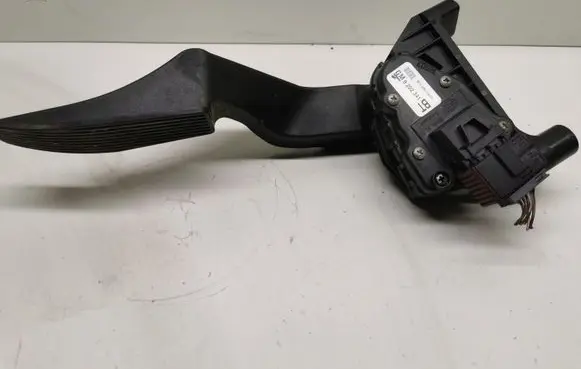 Opel Zafira A Accelerator throttle pedal 9202341