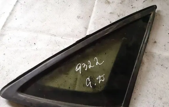 Ford Mondeo MK IV Rear side window as2