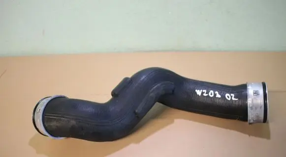 Mercedes-Benz C W203 Intercooler hose/pipe A2035282082
