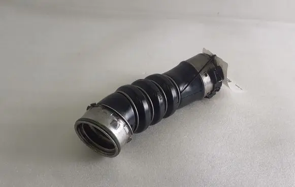 BMW 3 E90 E91 Intercooler hose/pipe 7797480 11279410