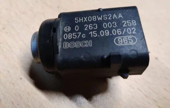 Chrysler 300 - 300C Parking PDC sensor 5HX08WS2AA 0263003258