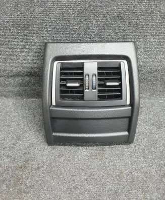BMW 4 F32 F33 Rear air vent grill 9218908