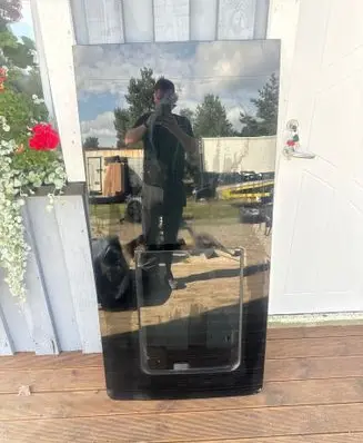Mercedes-Benz Sprinter W907 W910 Rear side window DOT939M404AS3 E001984 43R00398