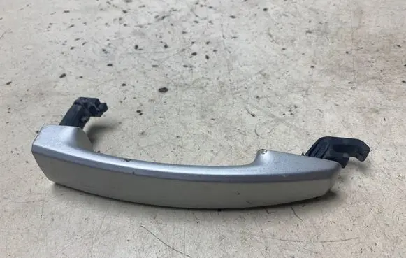 Opel Astra H Front door exterior handle 