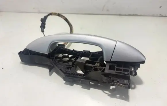 Volkswagen PASSAT B7 Front door exterior handle 3C0837886J