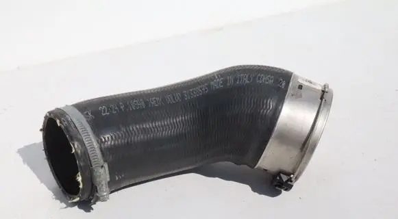 Volvo V70 Intercooler hose/pipe 31338545