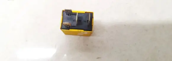 Opel Zafira A Other relay 24433728 29200076