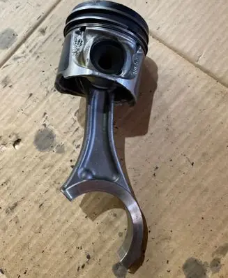 Infiniti FX Piston with connecting rod 10653