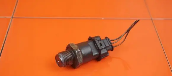 Opel Vivaro Fuel pressure sensor 0281002720 F9Q762