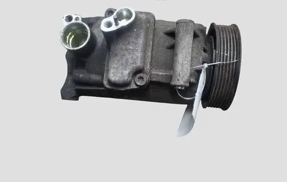 Volkswagen Golf VI Air conditioning (A/C) compressor (pump) 5N0820803E