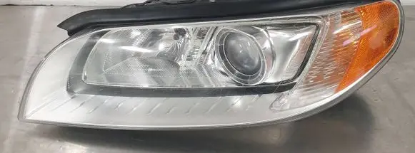 Volvo XC70 Headlight/headlamp 0020112027