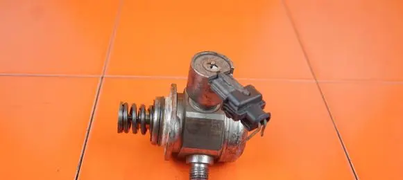 Ford Focus Fuel injection high pressure pump BM5G9D376BB JQDA JQDB