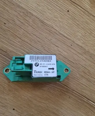 BMW 5 E39 Airbag deployment crash/impact sensor 6910678 010047 8T0L24AHB