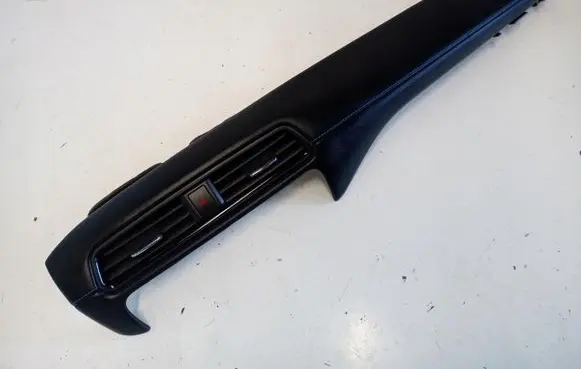 Nissan Leaf II (ZE1) Dashboard trim 684205SH1A