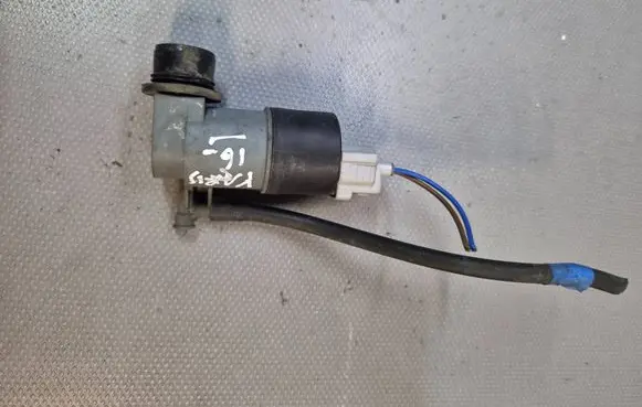 Toyota Yaris Windscreen/windshield washer pump 853300D120