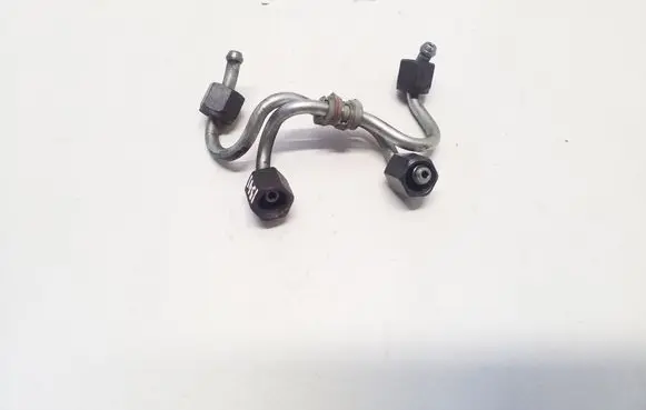 BMW 5 E60 E61 Fuel injector supply line/pipe 