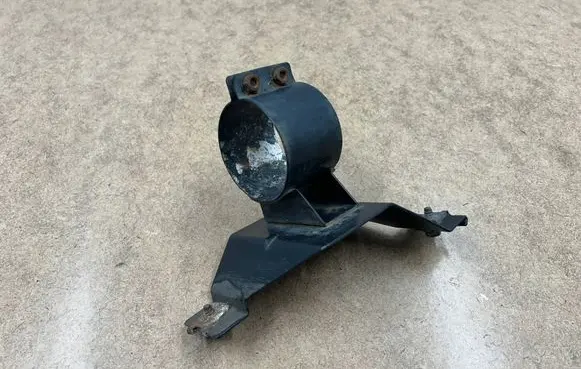 BMW 3 E46 A/C compressor mount bracket 64536917658 6917658 07119904524