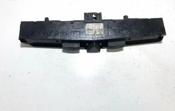 Opel Astra H Hazard light switch 03758075