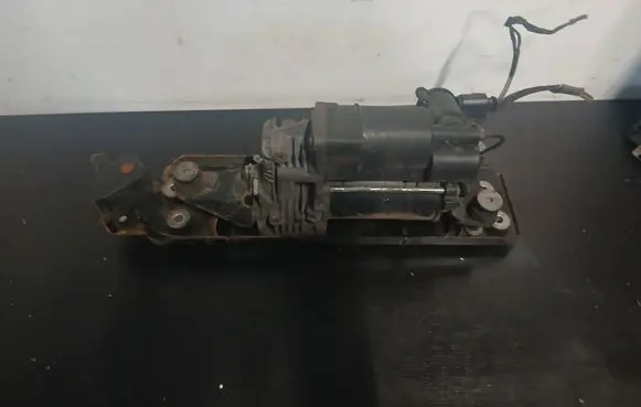 BMW 5 E60 E61 Air suspension compressor/pump 6769082