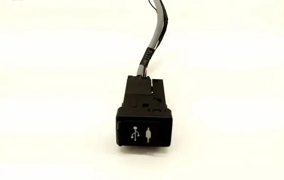 Toyota RAV 4 (XA50) AUX in-socket connector 8619042040