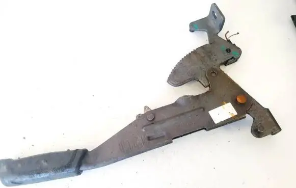 Handbrake/parking brake lever assembly