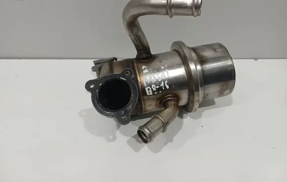 Volkswagen Passat Alltrack EGR valve cooler 04L131512D Y2392011 V255