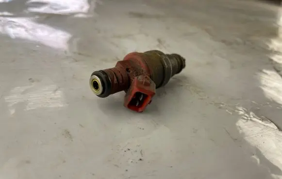 BMW 7 E38 Fuel injector 0280150778