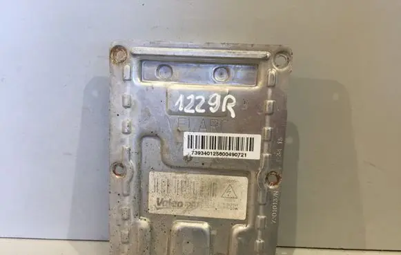 Chrysler 300 - 300C Headlight ballast module Xenon 73010137N