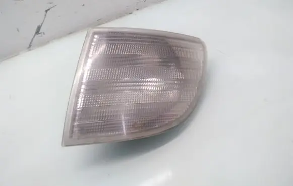 Mercedes-Benz Vito Viano W638 Front indicator light