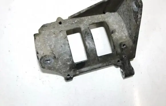 Chrysler 300M Engine mounting bracket 4792291 48370