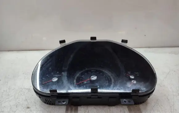 KIA Sportage Speedometer (instrument cluster) 940013U175