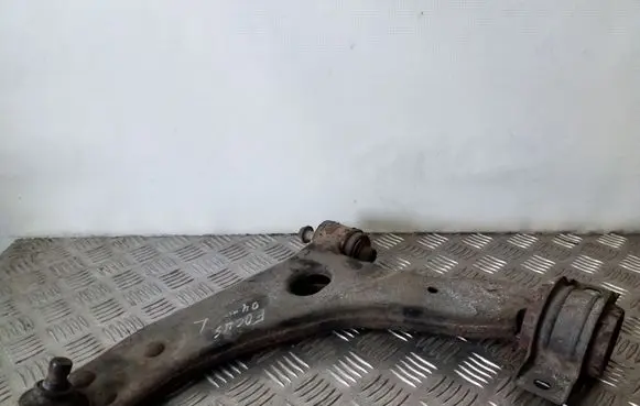 Ford Focus Front lower control arm/wishbone