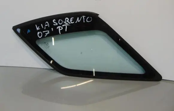 KIA Sorento Rear side window