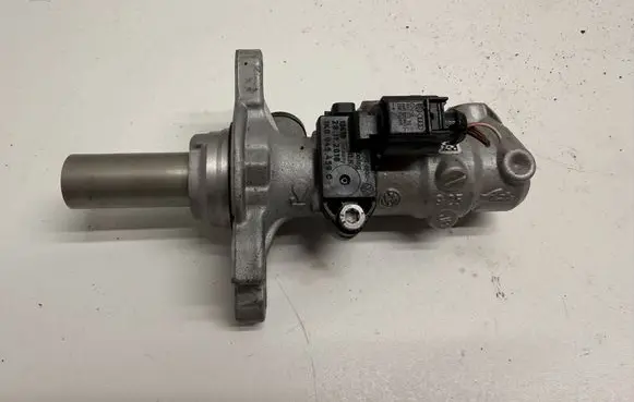 Skoda Karoq Master brake cylinder 1K0945459C